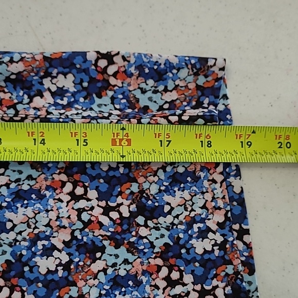 Kim Rogers Colorful Abstract Patterned Pullon Capris size 18W - Picture 8 of 9